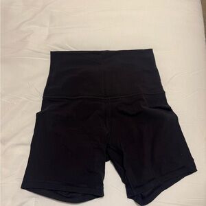 Black lululemon bikers